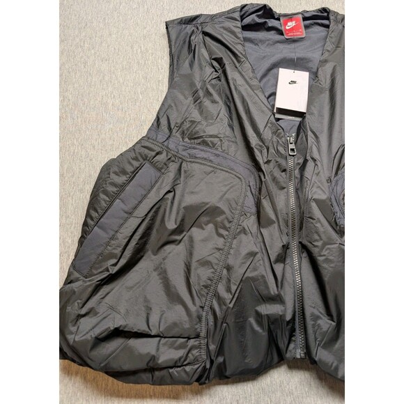 Nike Tech Woven Vest Mens XL Black Loose Fit Insulated Puffer Nylon HM4262-010 - Picture 2 of 9